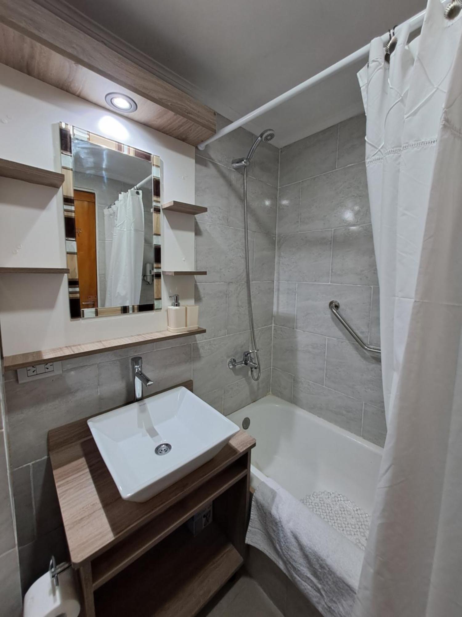 Center 208 - DAT (Habilitación 170/2018) San Carlos de Bariloche Quarto foto